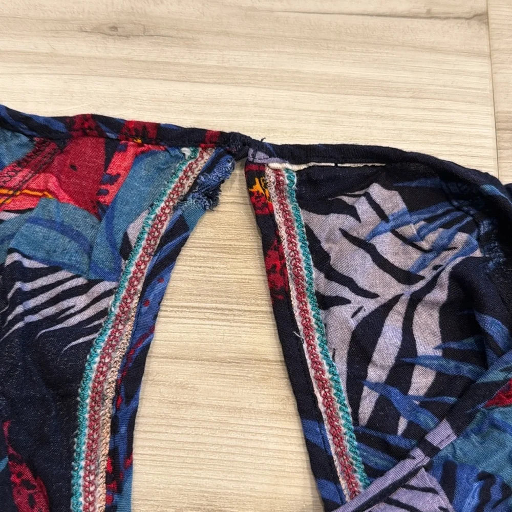 Floral Print Roxy Top - Picture 3 of 6